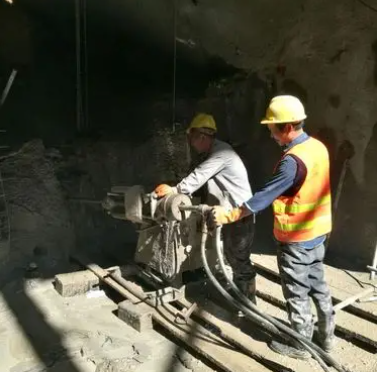 芝罘水下抗分散灌浆料特点 水下不分散注浆料介绍