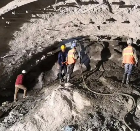 芝罘拱顶带模注浆料的施工流程及注意事项